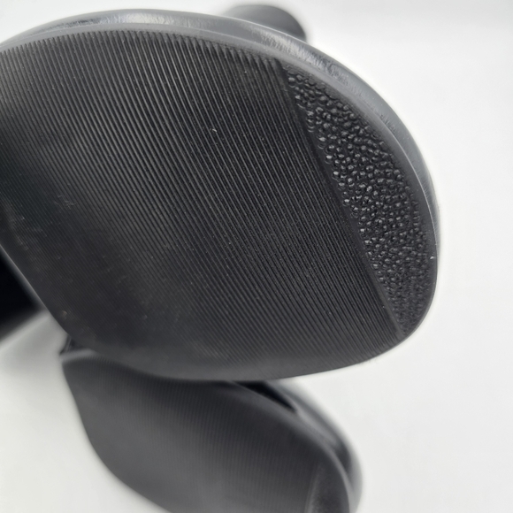 Like-new WetKiss Black Patent Block Heel Round Toe Ankle Booties, Women's Size 6 - Picture 16 of 16